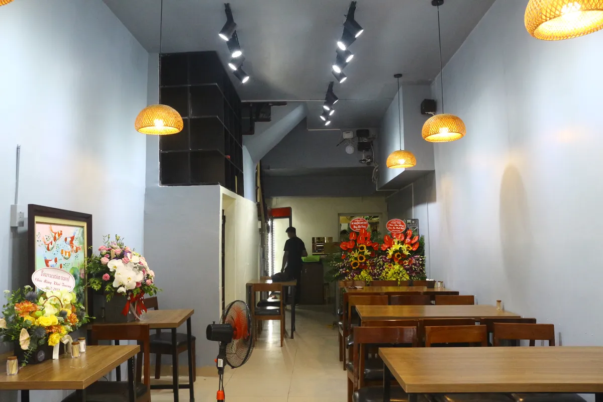 Nhà Hàng Hoàng