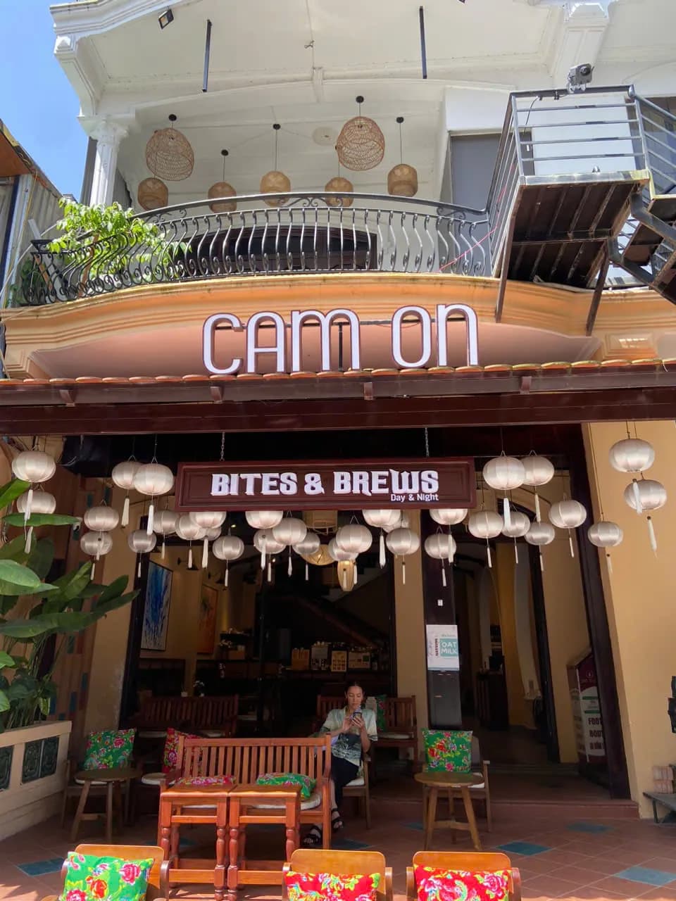 Cam On Cafe