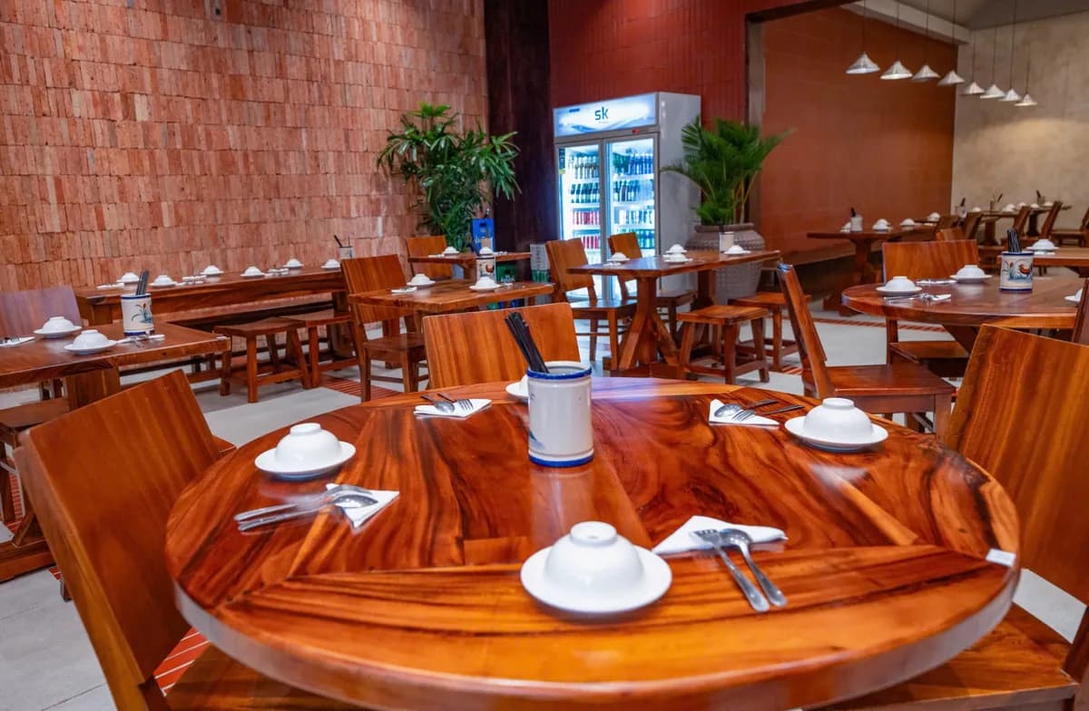 Nhà hàng Gạch Gạch Restaurant