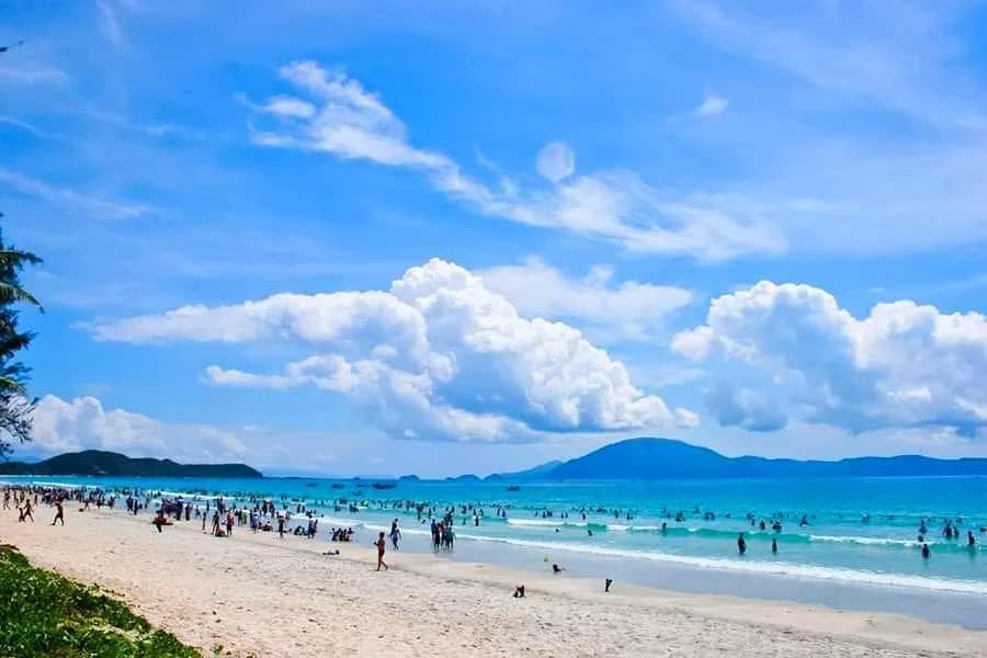 Bãi Biển Dốc Lết