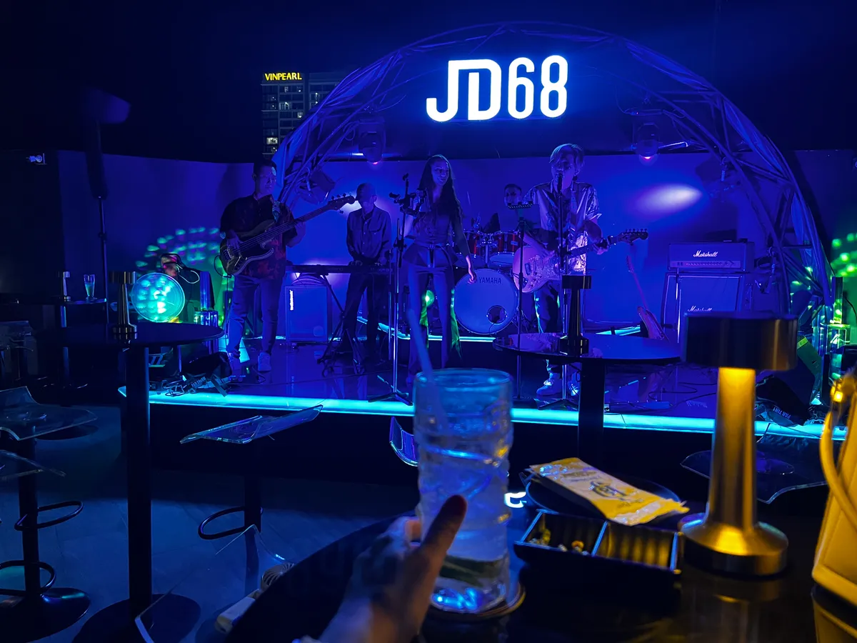 JD68 Skybar Live music