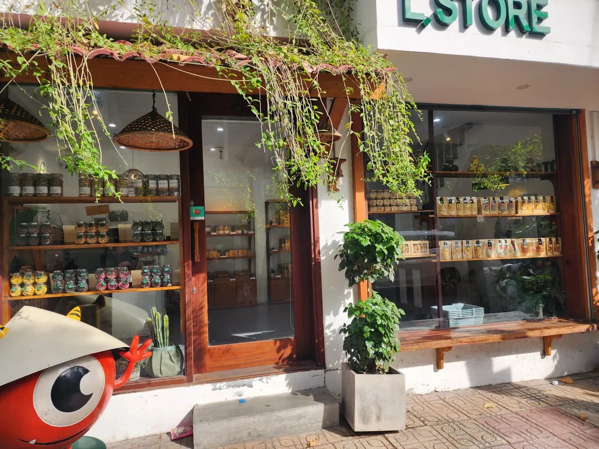 L STORE