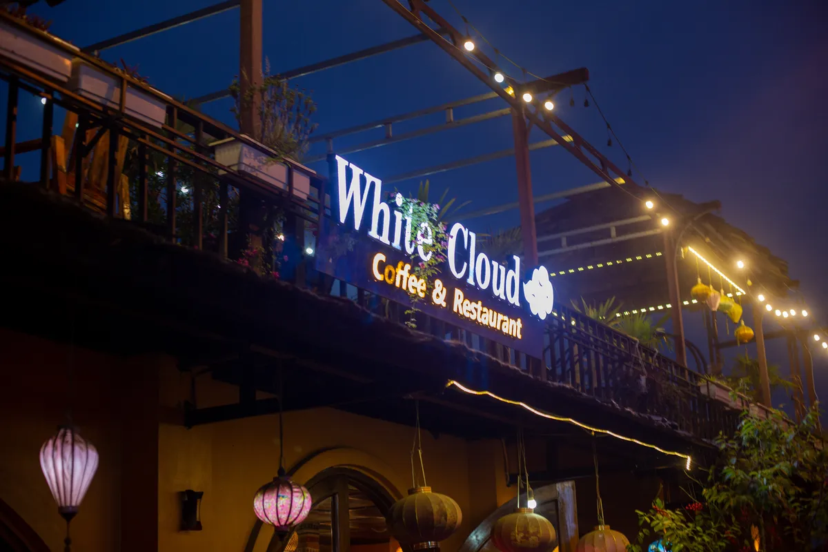 White cloud coffee and restaurant