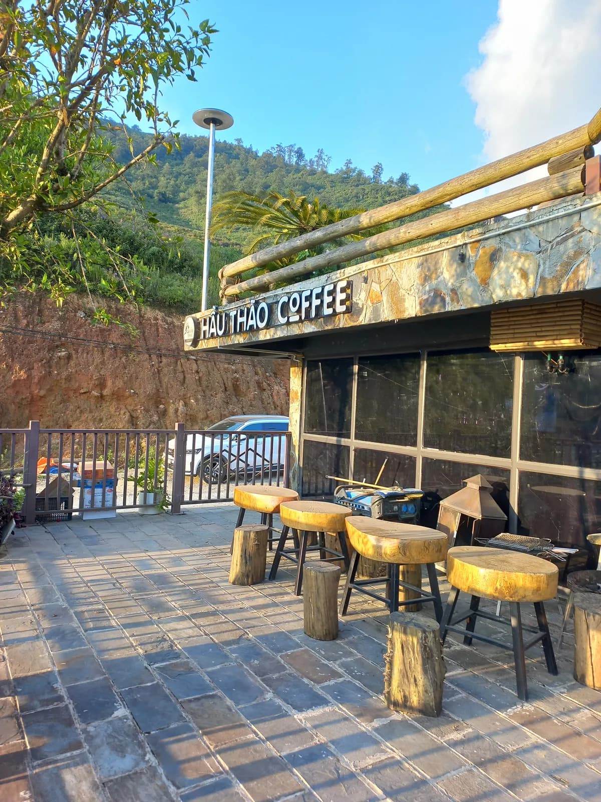 Hầu Thào Villa & Coffee